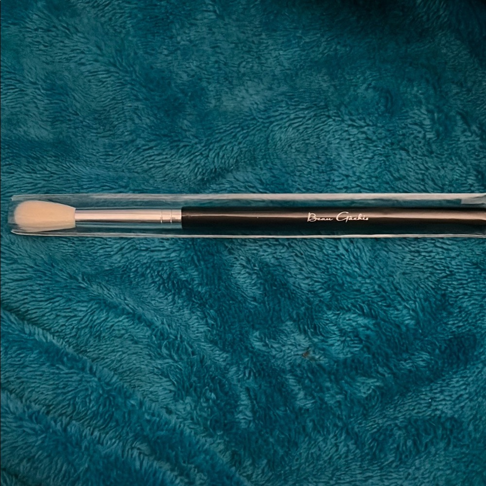 Beau Gachis tapered blending brush